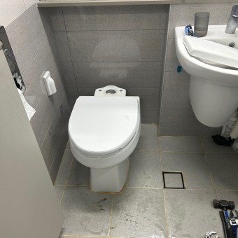 변기 탈거 작업